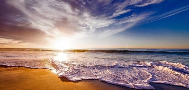 تفسير رؤية البحر في المنام: نافذة على عالم الأحلام وتفسيرات كبار العلماء