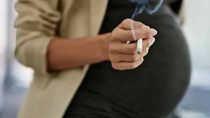 التدخين والحمل: هل يؤثر التدخين على علاجات العقم؟