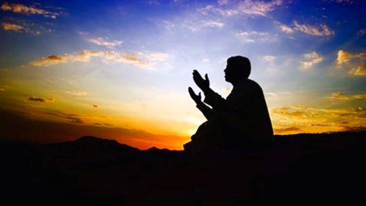 أدعية من القلب: هل يمكن للدعاء أن يغير القدر؟