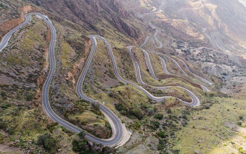 شبكة الطرق البرية: معايير السلامة والجودة العالمية