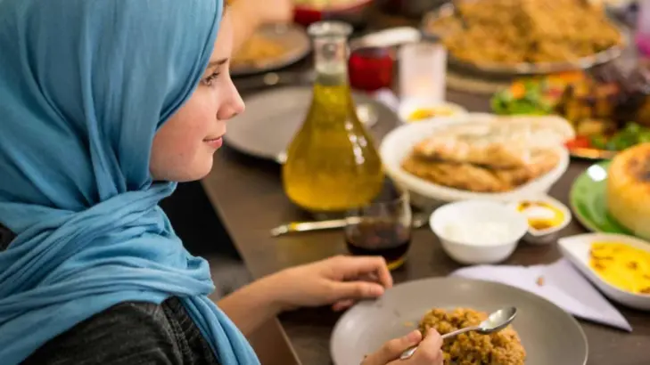 الأم في رمضان: كيف تستعدين للعشر الأواخر وليلة القدر؟