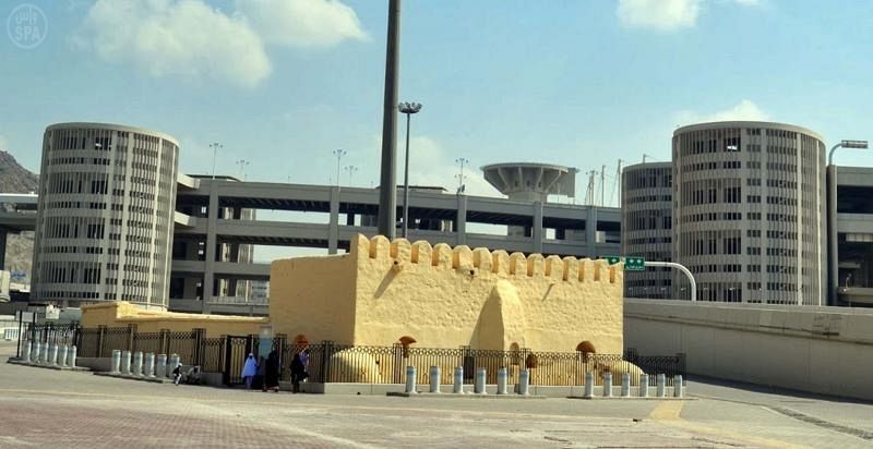 كل ما تريد معرفته عن مسجد البيعة: تاريخ وتصميم وأهمية