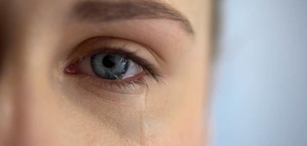 تفسير البكاء في المنام: علامات الفرج والراحة أم الهموم؟