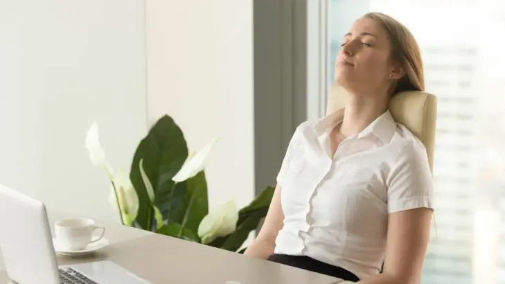 استراتيجيات التنفس: خطوات بسيطة لدمج تقنيات التنفس في روتينك المهني اليومي