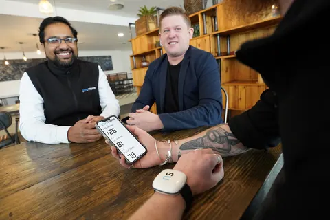 ثورة في عالم الصحة: جهاز قياس ضغط الدم بتقنية الموجات فوق الصوتية