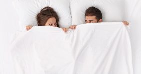 الاستعداد للعلاقة الحميمة: كيف تحولينها إلى تجربة لا تنسى؟