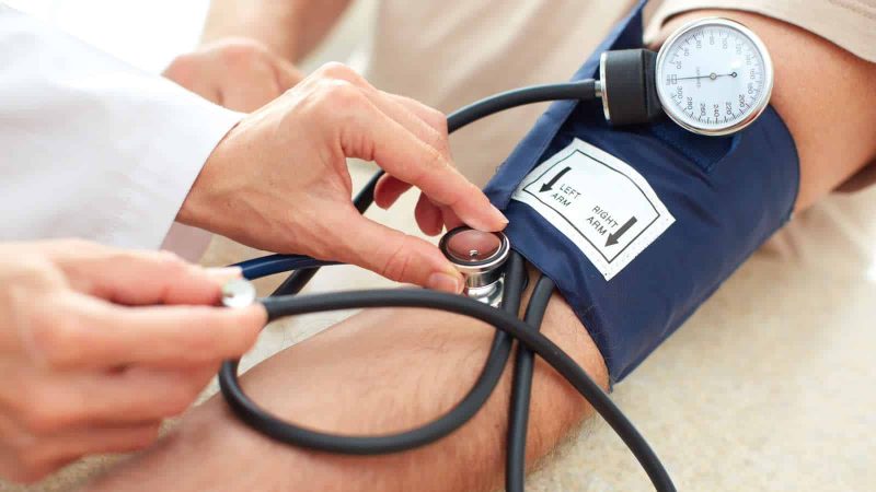 مستقبل الرعاية الصحية: قياس ضغط الدم بالذكاء الاصطناعي