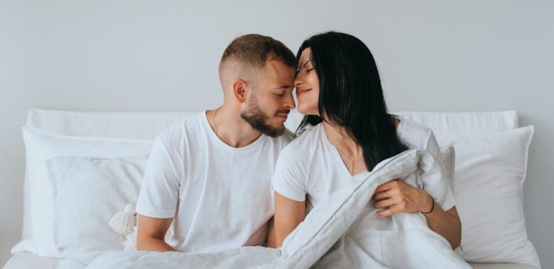 الجماع العميق: مفتاح السعادة الزوجية والتواصل الحميم