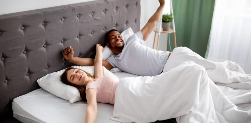 العلاقة الزوجية: مفتاح السعادة والتفاهم المتبادل