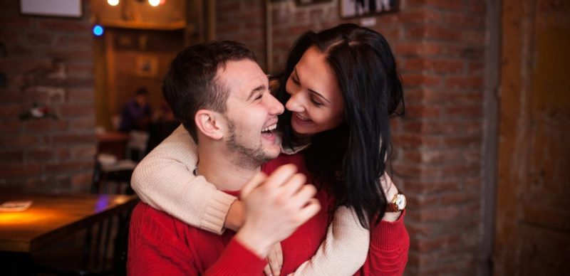 الزواج السعيد: بناء الثقة والإخلاص لضمان الاستقرار العاطفي