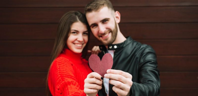 اكتشفي الخريطة العاطفية لزوجك: كيف يعبر عن حبه شهرًا بشهر