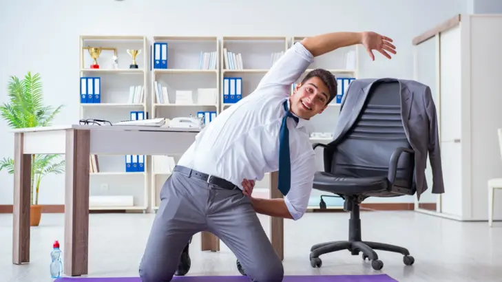 دليلك الكامل للحفاظ على اللياقة البدنية في بيئة العمل