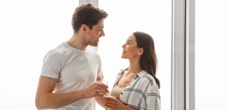 من ضغوط الوقت إلى السعادة الزوجية: دليل الأزواج