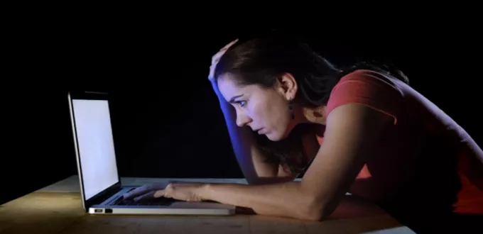 كيف تحمي طفلك من تأثير المواد الإباحية؟