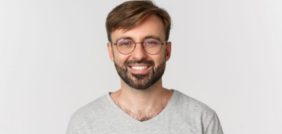 اكتشف المعاني الخفية لرؤية اسم سند في المنام