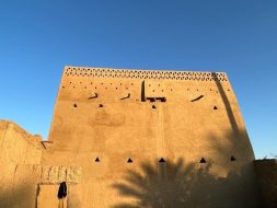 لماذا يجب زيارة قلعة علي بن رمان في تبوك؟