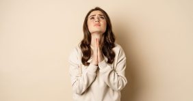 دعاء لجعل الزوج يشتهي زوجته: مفاتيح الحب والتفاهم