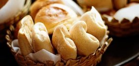 التفسير الشامل لرؤية الخبز في المنام: معاني ودلالات