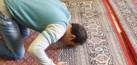 تفسير حلم إقامة الصلاة: نظرة معمقة في معانيها المختلفة