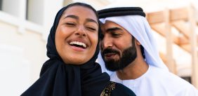 التعبير عن الحب وأثره في تقوية الروابط العاطفية بين الزوجين