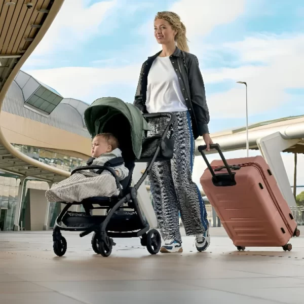أفضل عربة أطفال للسفر لرحلات سهلة ومريحة