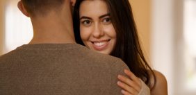 كل ما تريد معرفته عن حكم استخدام الهزاز في الإسلام