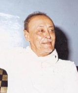 كيف أثرت الفلسفة في شعر حسين سرحان؟