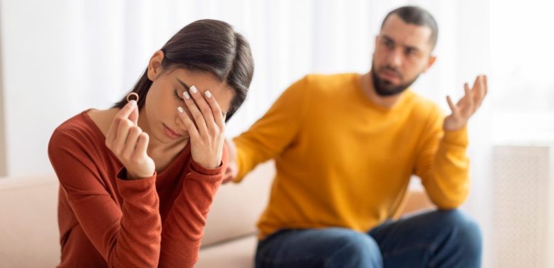 كيف تحول تدخل أم الزوج إلى فرصة لتقوية زواجك؟
