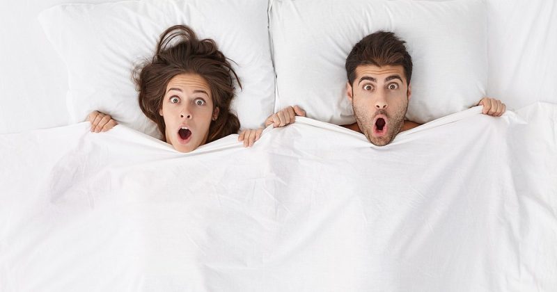 استمتع بأمان: دليل الأوضاع الجنسية الصحية