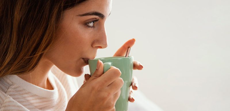 مشروبات لتعزيز الرغبة الجنسية وتجربة حميمة أفضل
