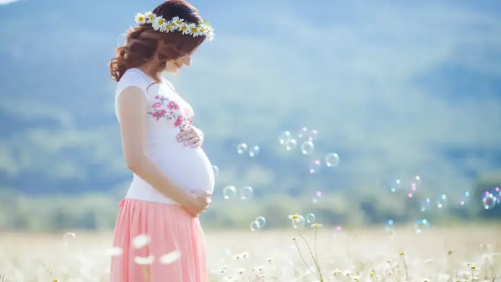 تأثير الحمل على بشرتك وشعرك: نصائح للعناية بجمالك