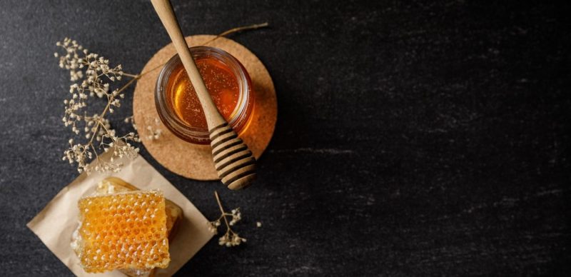 عسل السمر: سر الصحة والجمال من الطبيعة