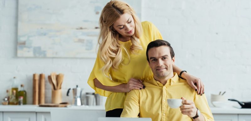 العمل المشترك: هل هو مفتاح السعادة أم بداية الصراع؟