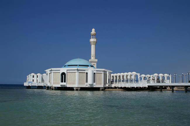 السياحة في جدة: لماذا يجب أن تكون وجهتك القادمة؟