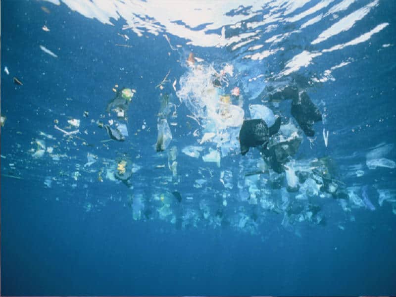 تنظيف المحيطات: تقنية جديدة لمستقبل بحري نظيف