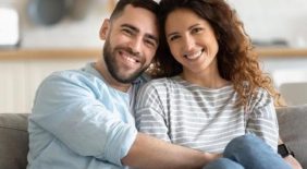 علامات الحب الخفي: اكتشفي مشاعر زوجك الدفينة