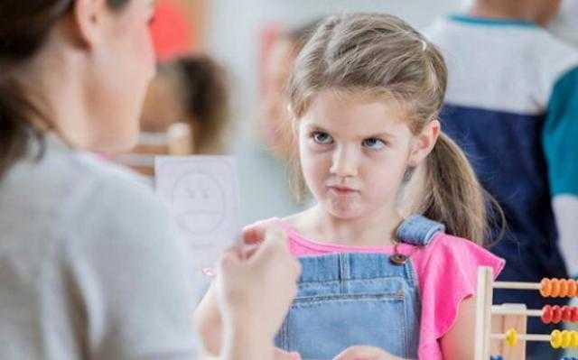 قلة احترام الأبناء: كيف تحولين العلاقة إلى شراكة احترام متبادل؟