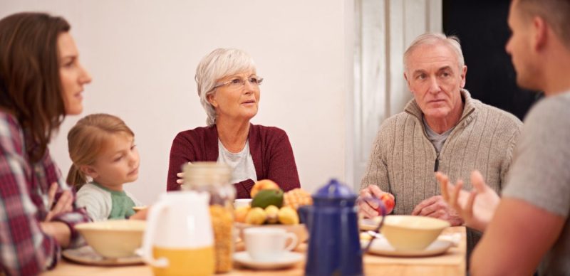 تغلبي على التحديات: التعامل مع استغلال أهل الزوج بنجاح