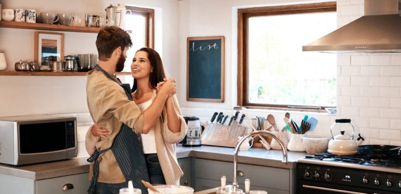 كلمات مؤثرة للرجل: مفاتيحك الذهبية لحياة زوجية سعيدة