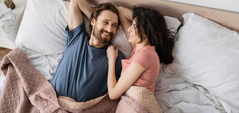 تفسير الأحلام: تأثير رؤية المداعبة الزوجية على العلاقة الزوجية