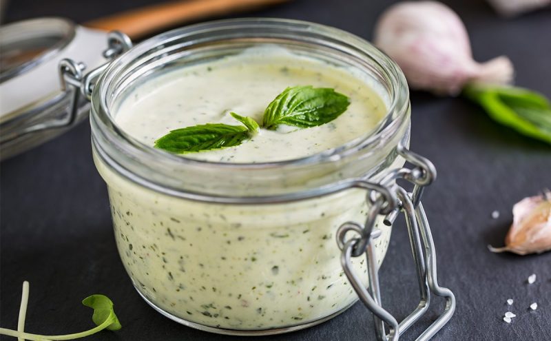 فوائد الثوم والزبادي: طريقة طبيعية لتعزيز صحتك الجنسية والمناعية