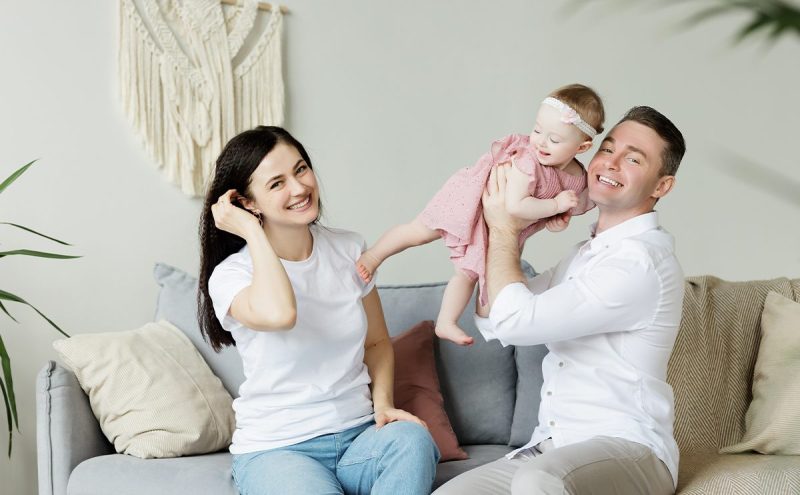 تجاوز التحديات: العلاقة الحميمة بعد الولادة الطبيعية الناجحة