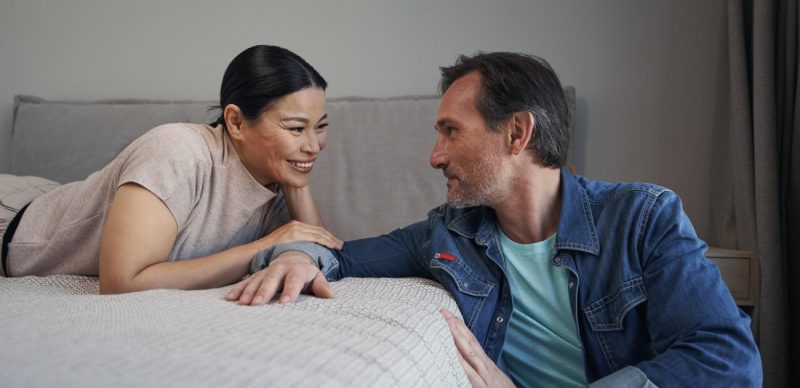 الحياة الزوجية المستقرة في الأربعين: أسرار العلاقات الناجحة