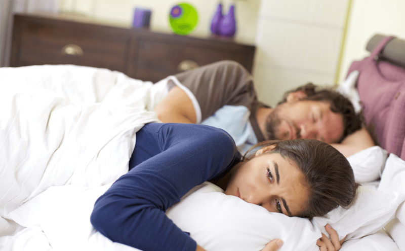 كل ما تحتاجين معرفته عن سلوك الزوج بعد العلاقة الحميمة