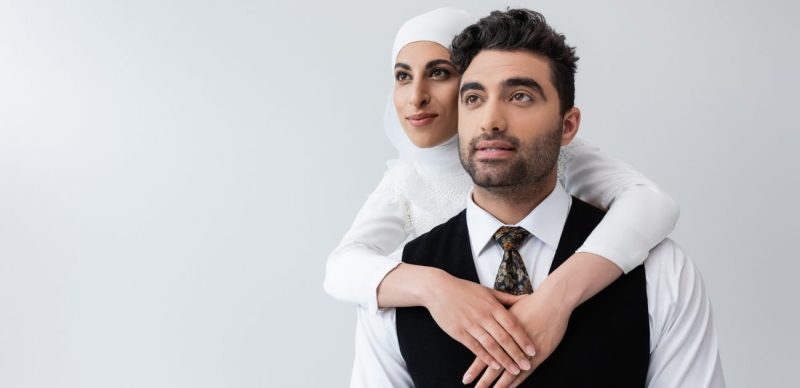 الدعاء للزوجين بالسعادة: مفتاح الحب والتفاهم العميق