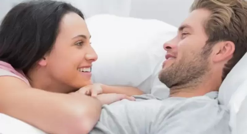 دليلك الشامل لحديث الوسادة: تعميق الفهم وتعزيز الروابط