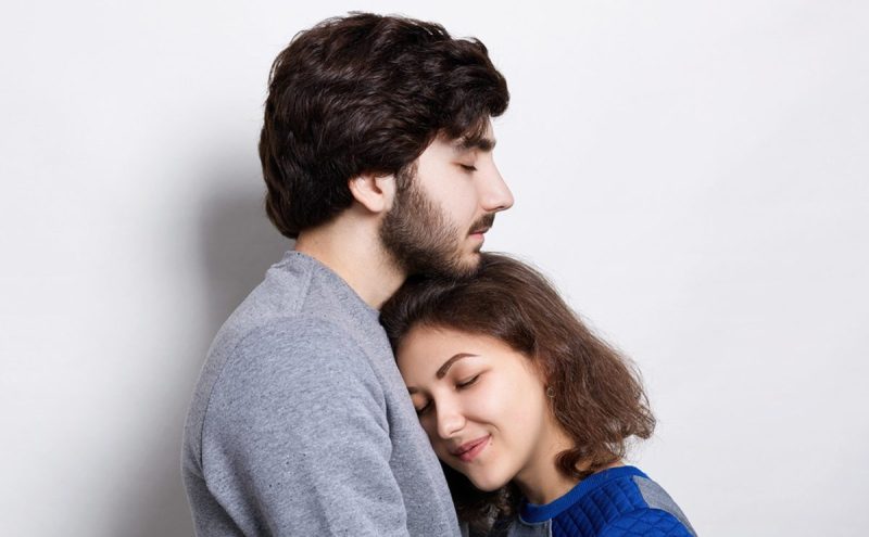 عززي علاقتكما: ما يلاحظه الزوج في العلاقة الحميمة لتواصلي أعمق