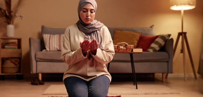 من الدعاء للعمل: 7 طرق لتعزيز الحب الزوجي بفاعلية