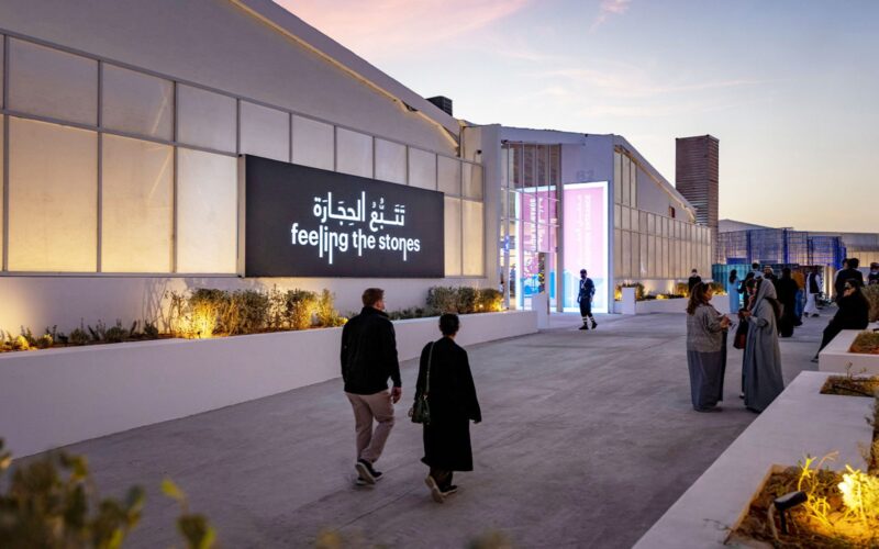 من مستودعات صناعية إلى صرح فني: حكاية إلهام حي جاكس الدرعية