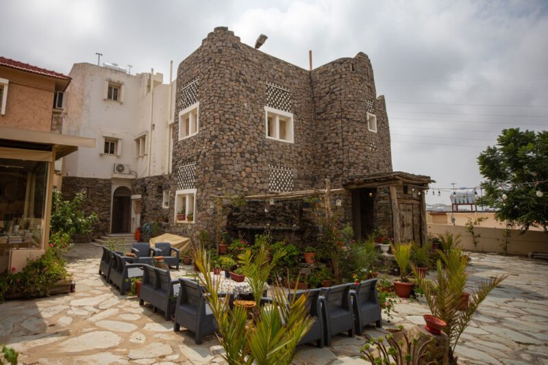 فن القط العسيري: دعوة لاستكشاف الثقافة السعودية الأصيلة